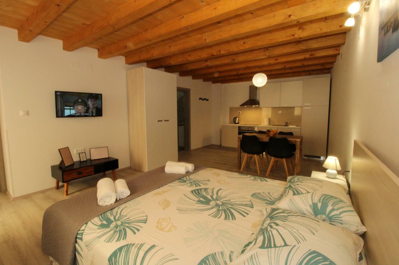 Apartments Bella Pag Town Exterior photo
