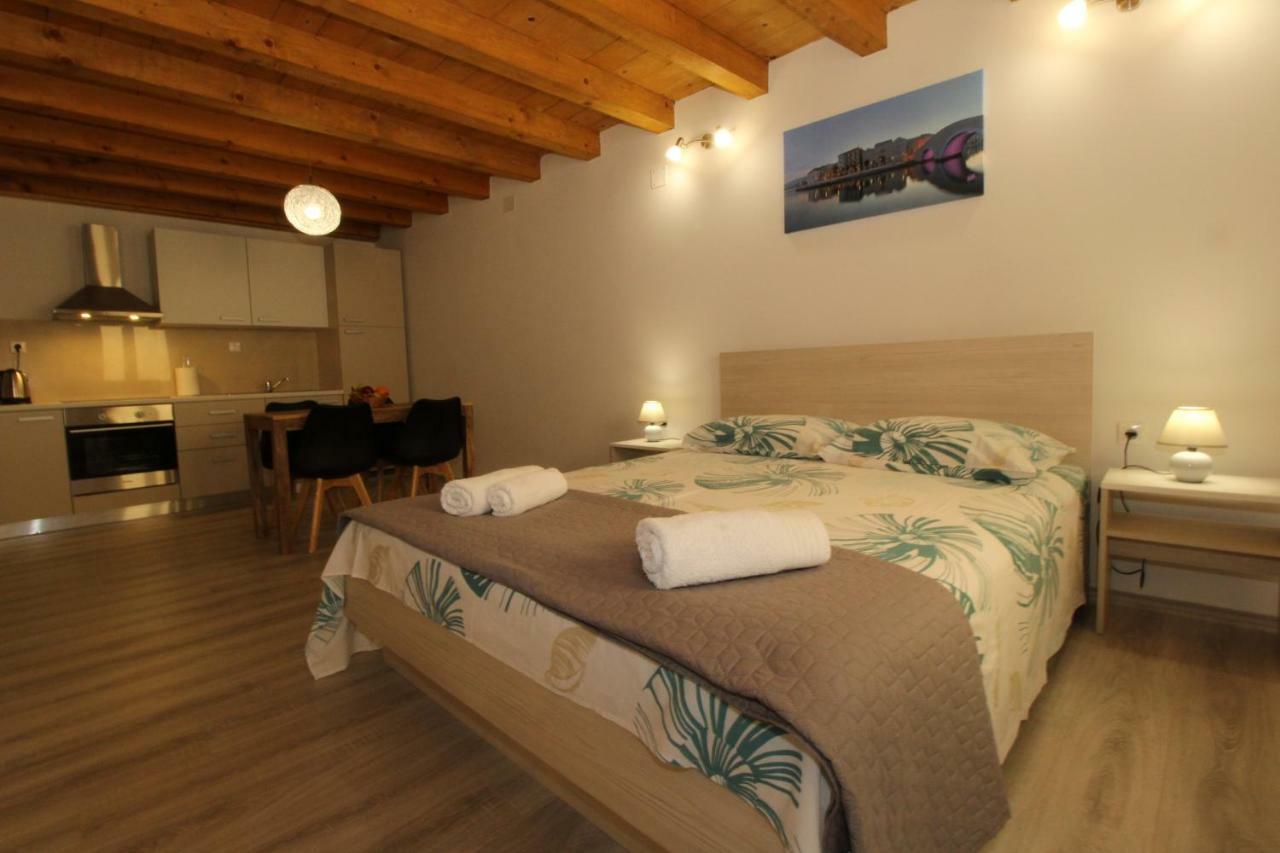 Apartments Bella Pag Town Exterior photo